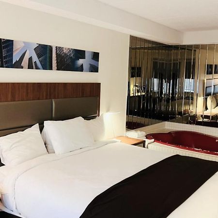 Travelodge By Wyndham Niagara Falls Lundys Lane מראה חיצוני תמונה