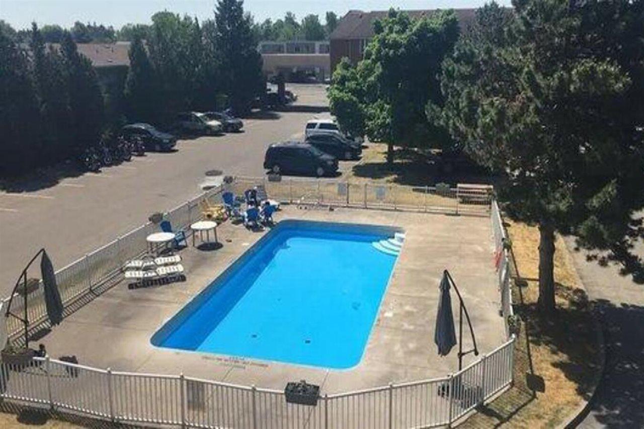 Travelodge By Wyndham Niagara Falls Lundys Lane מראה חיצוני תמונה