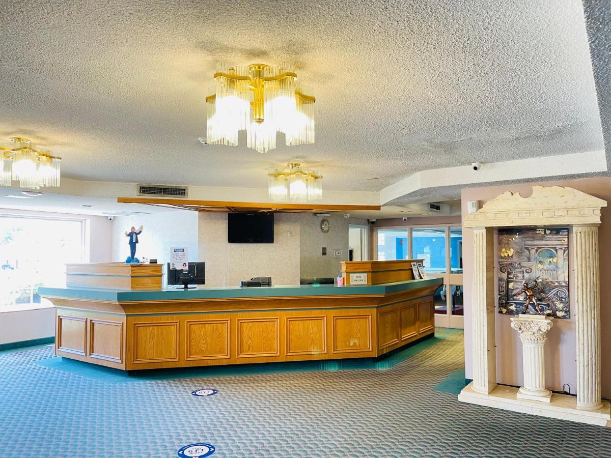 Travelodge By Wyndham Niagara Falls Lundys Lane מראה חיצוני תמונה