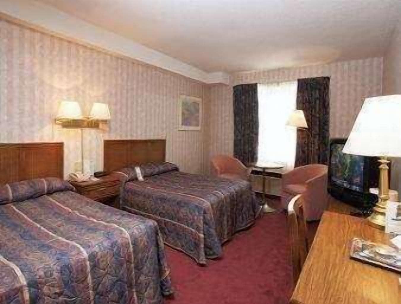 Travelodge By Wyndham Niagara Falls Lundys Lane חדר תמונה