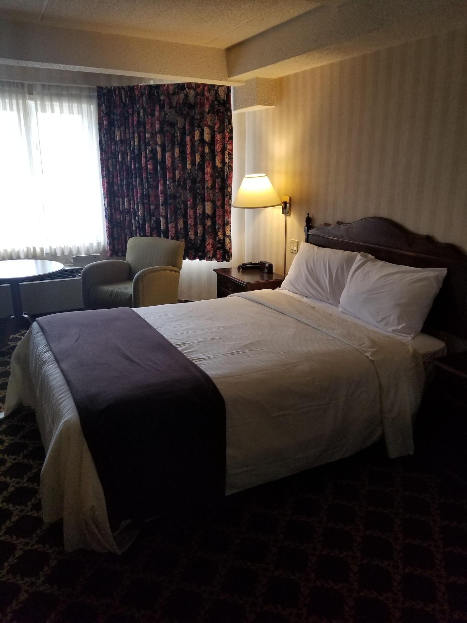 Travelodge By Wyndham Niagara Falls Lundys Lane מראה חיצוני תמונה