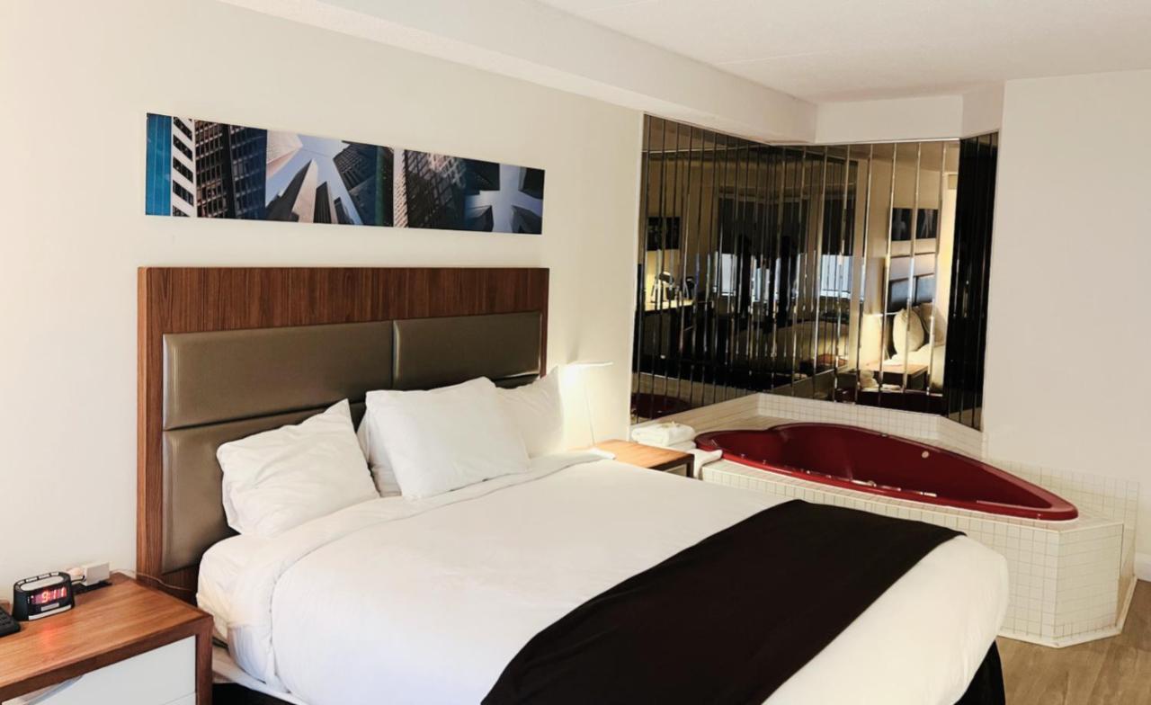 Travelodge By Wyndham Niagara Falls Lundys Lane מראה חיצוני תמונה