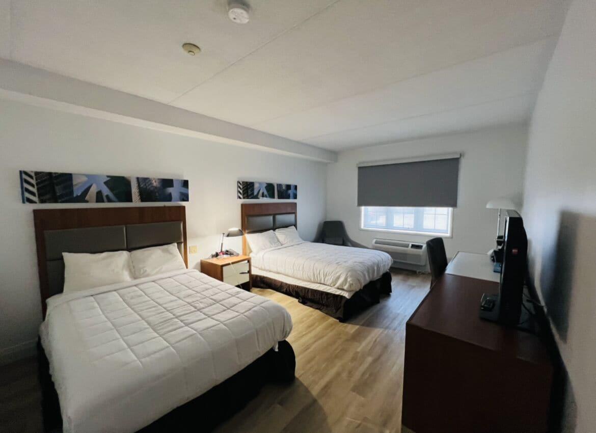 Travelodge By Wyndham Niagara Falls Lundys Lane מראה חיצוני תמונה