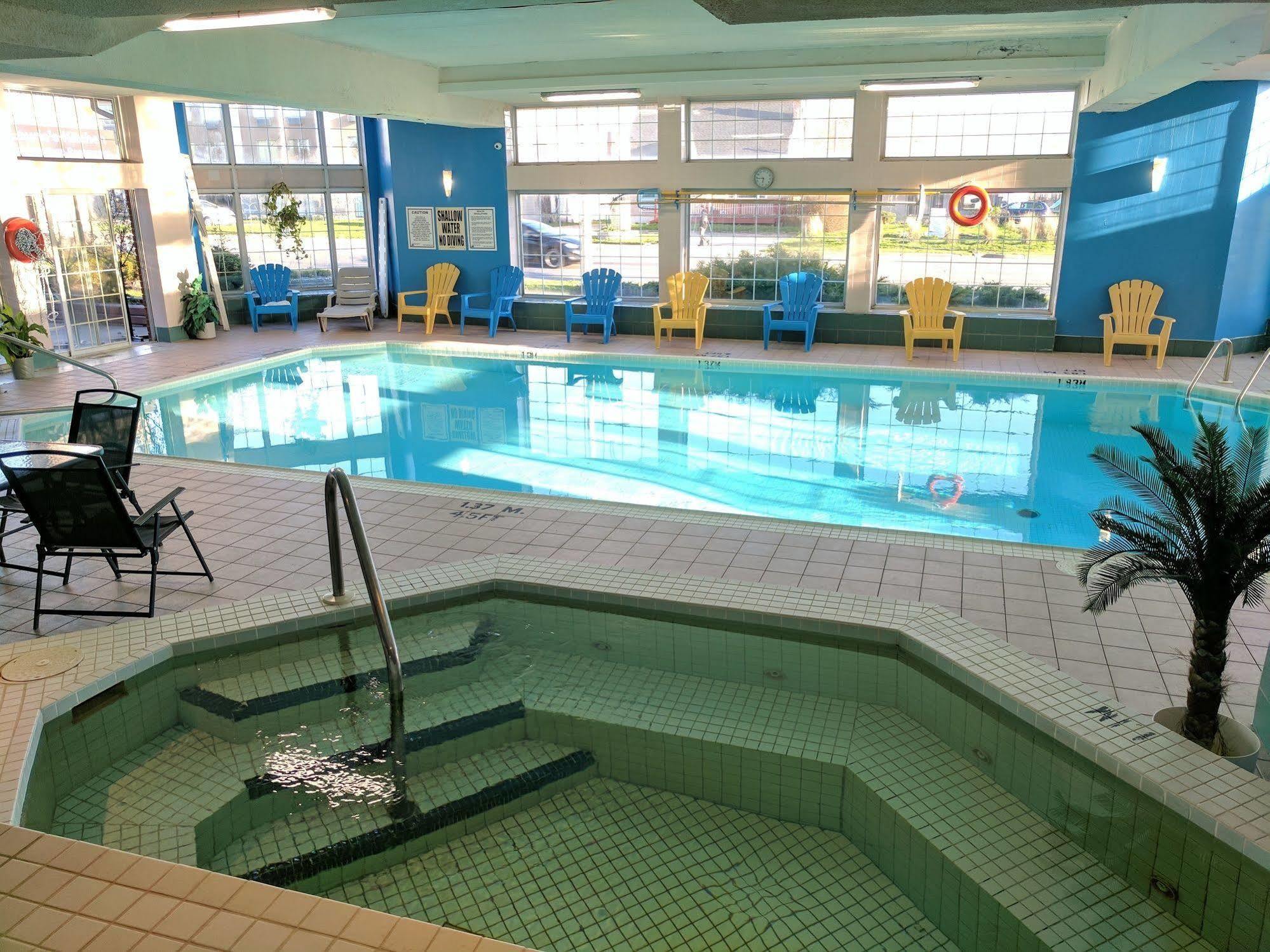 Travelodge By Wyndham Niagara Falls Lundys Lane מראה חיצוני תמונה