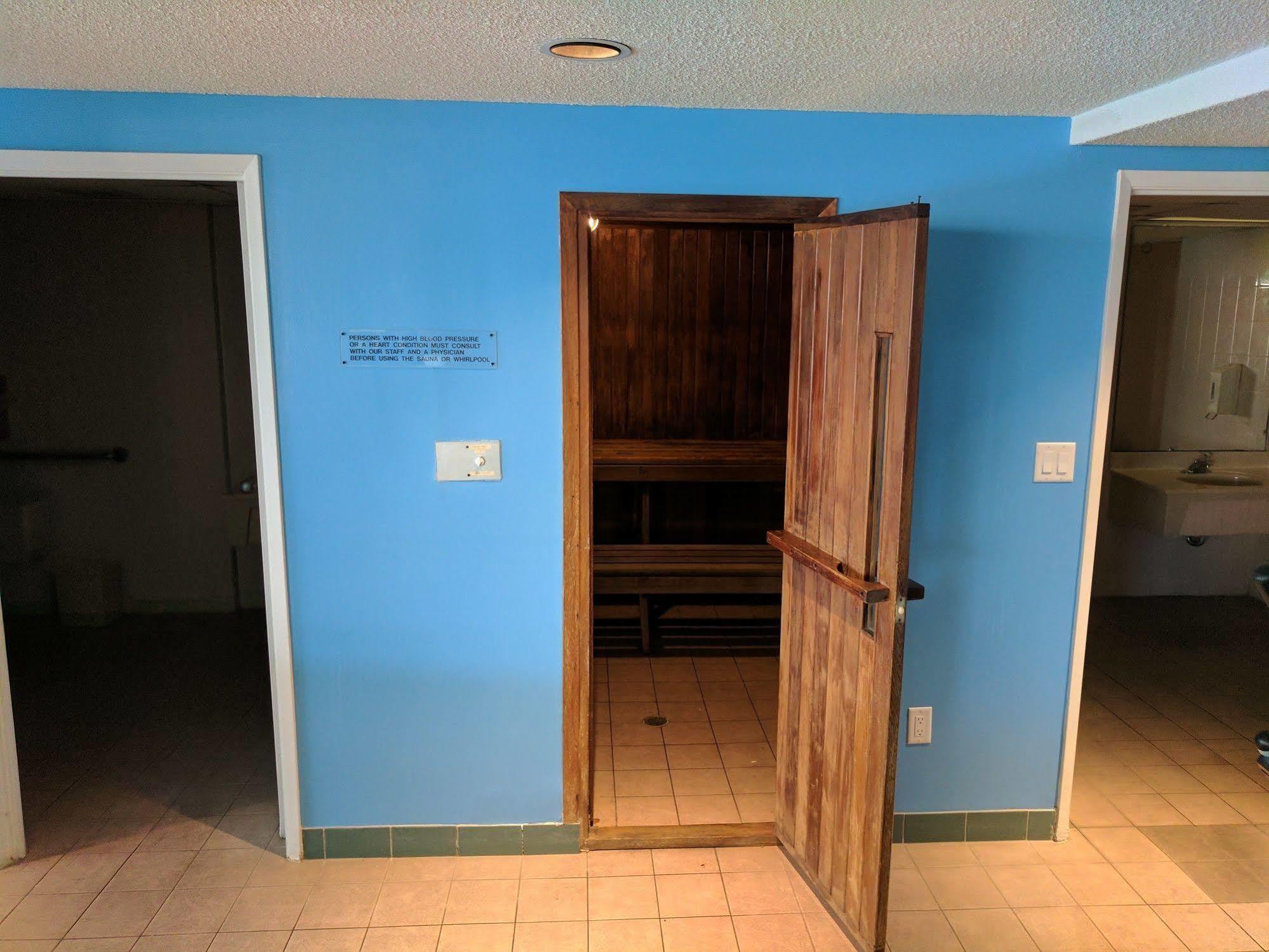 Travelodge By Wyndham Niagara Falls Lundys Lane מראה חיצוני תמונה