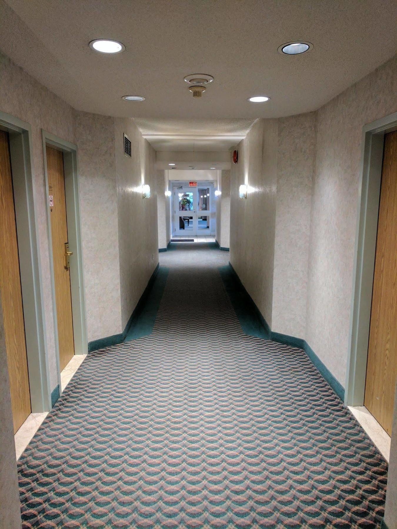 Travelodge By Wyndham Niagara Falls Lundys Lane מראה חיצוני תמונה
